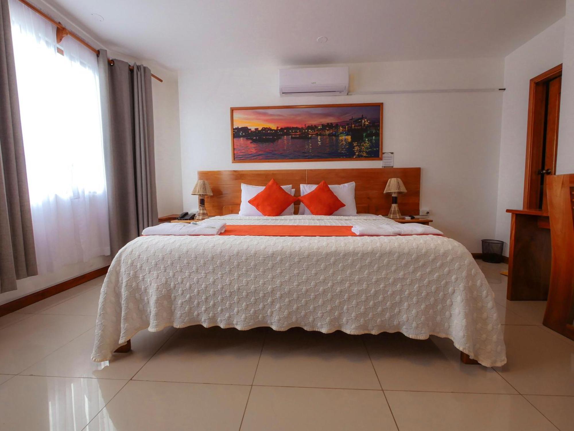 El Descanso Del Guia Puerto Ayora  Eksteriør billede