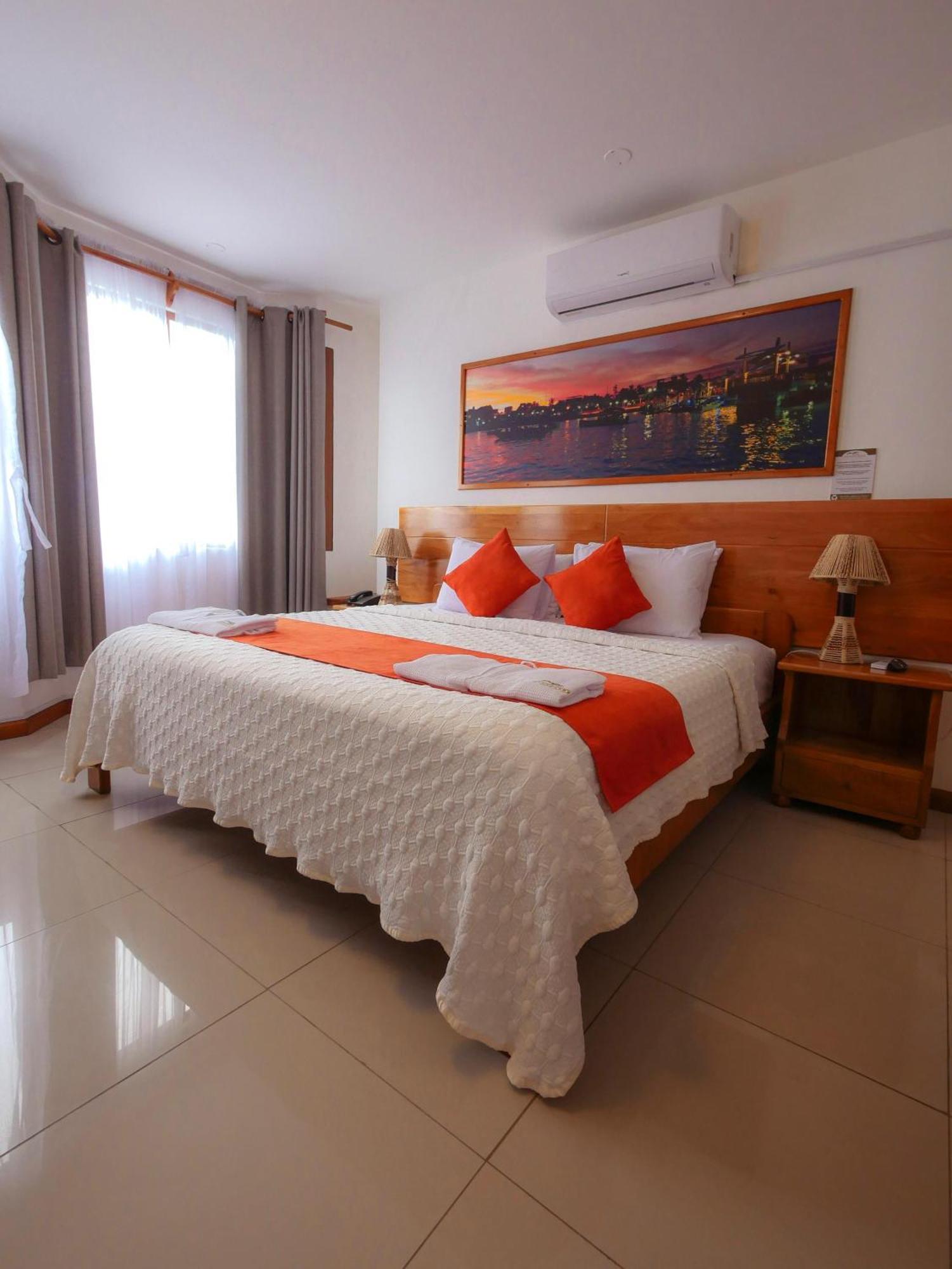 El Descanso Del Guia Puerto Ayora  Eksteriør billede